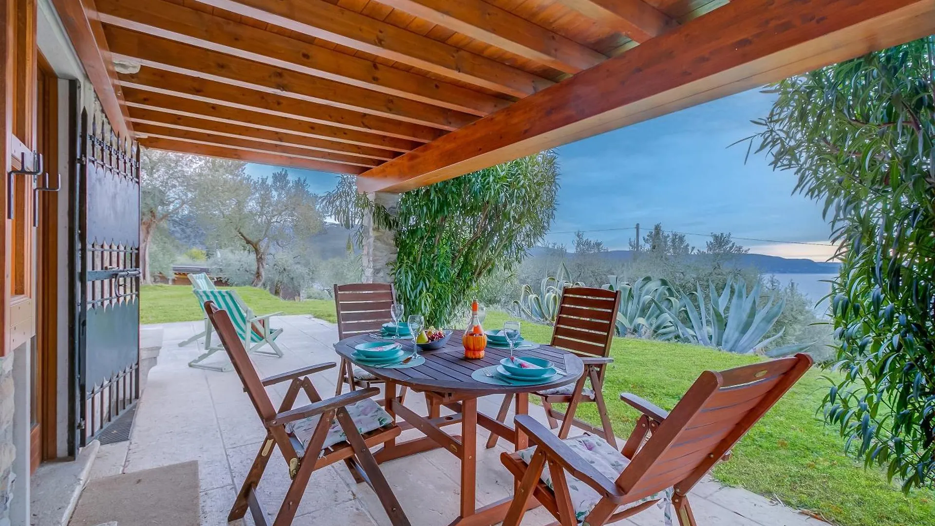 Villa Iris-Lakeview & Shared Pool - Happy Rentals Toscolano Maderno Apartment