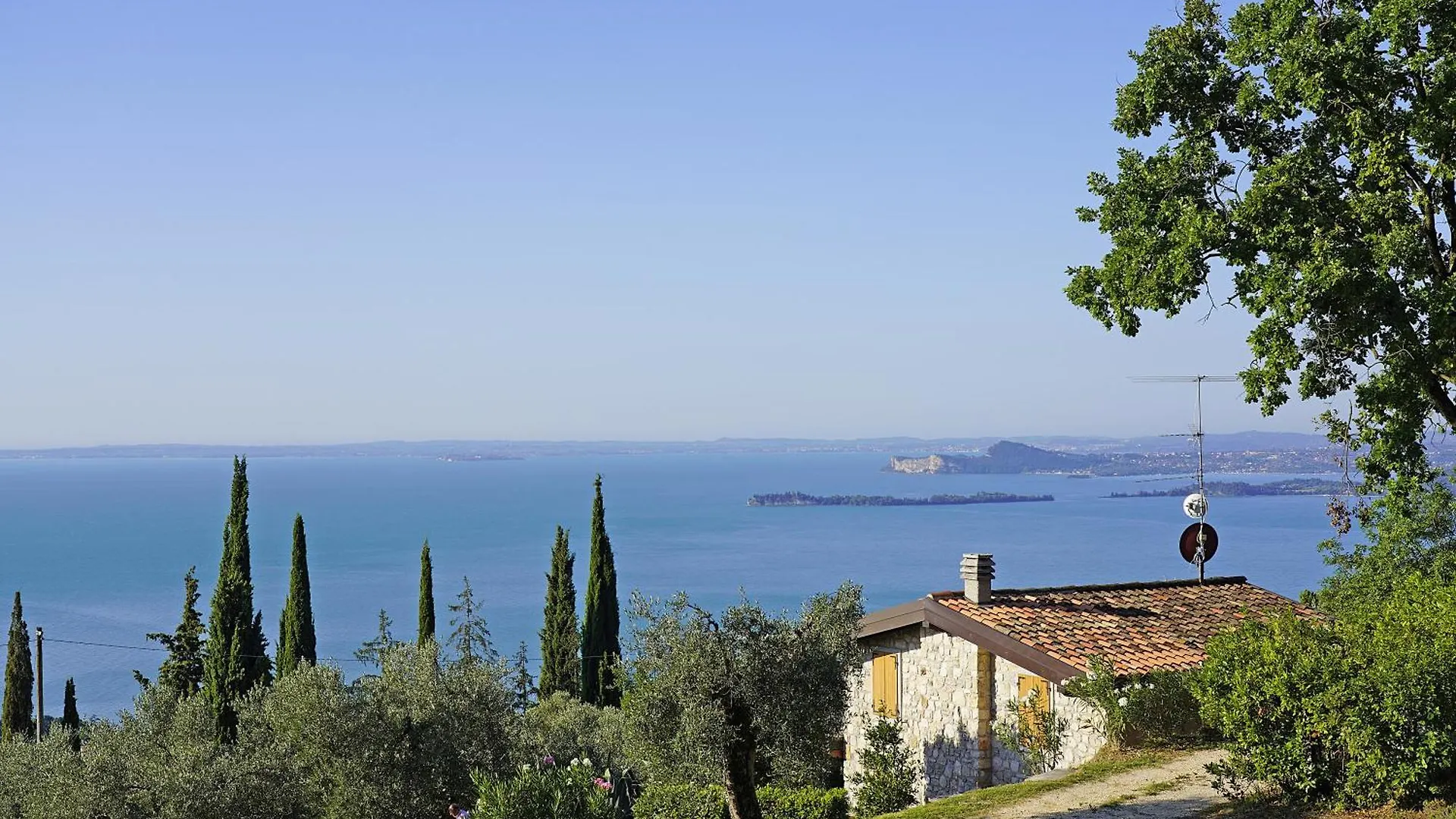 Villa Iris-Lakeview & Shared Pool - Happy Rentals Toscolano Maderno Italy