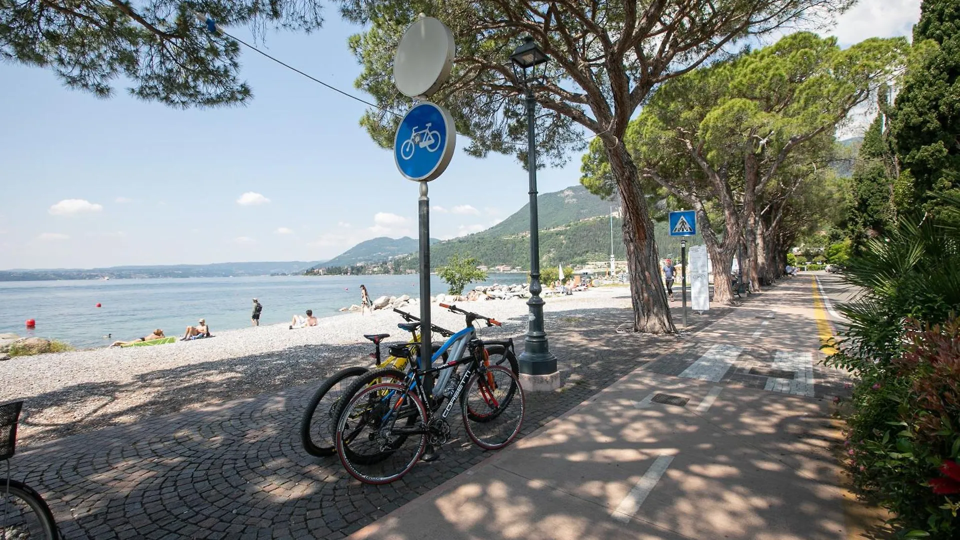 Apartment Villa Iris-Lakeview & Shared Pool - Happy Rentals Toscolano Maderno