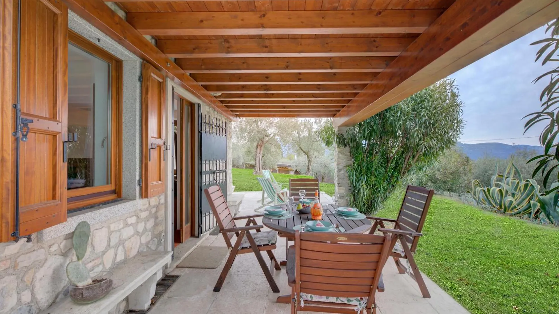 Apartment Villa Iris-Lakeview & Shared Pool - Happy Rentals Toscolano Maderno