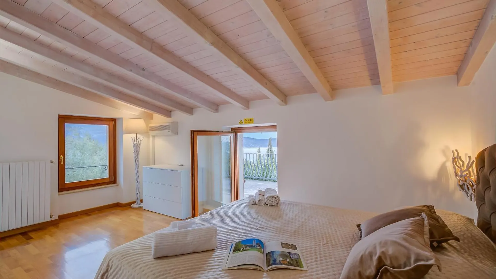 Apartment Villa Iris-Lakeview & Shared Pool - Happy Rentals Toscolano Maderno