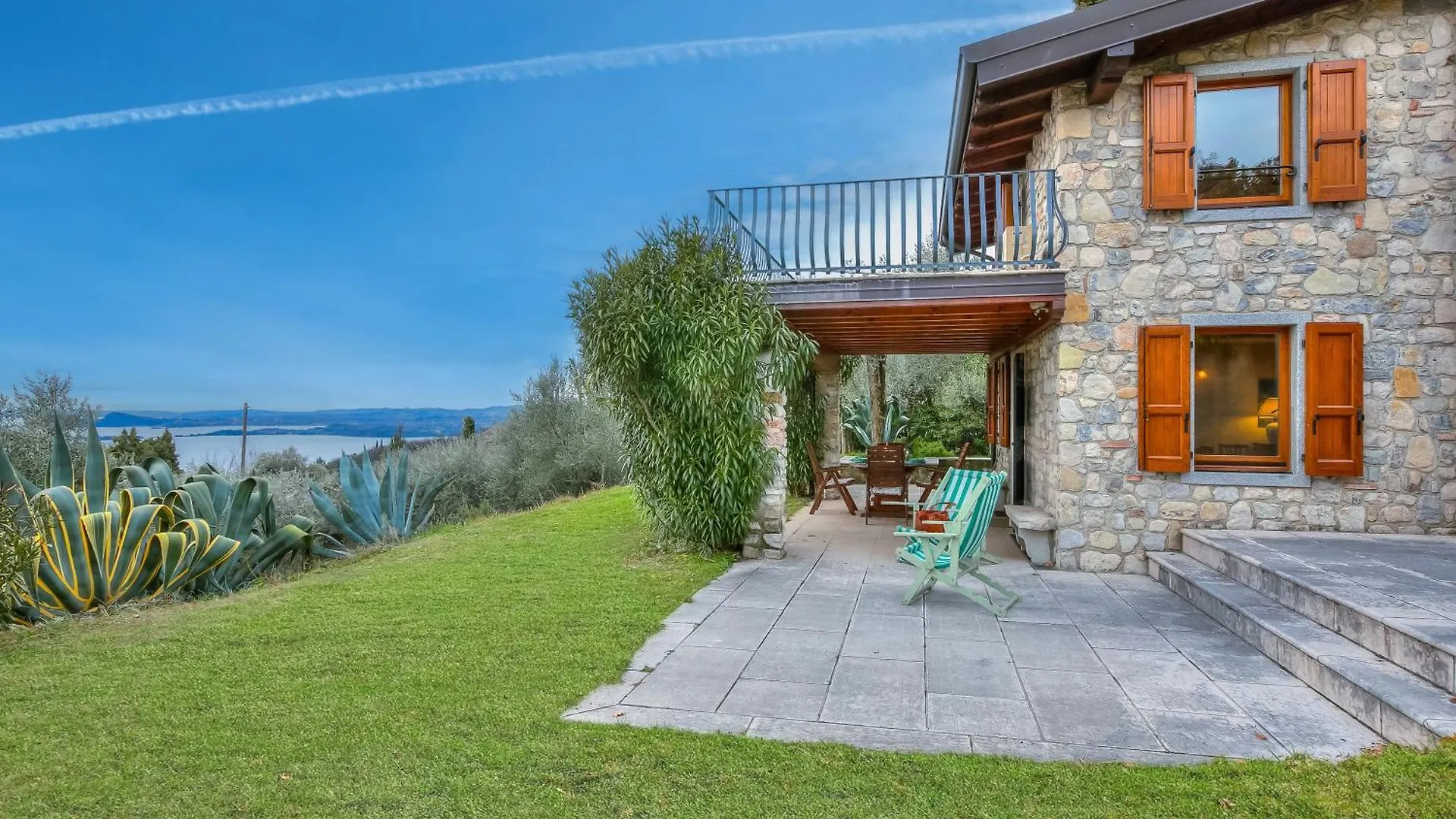 Villa Iris-Lakeview & Shared Pool - Happy Rentals Toscolano Maderno 0*,