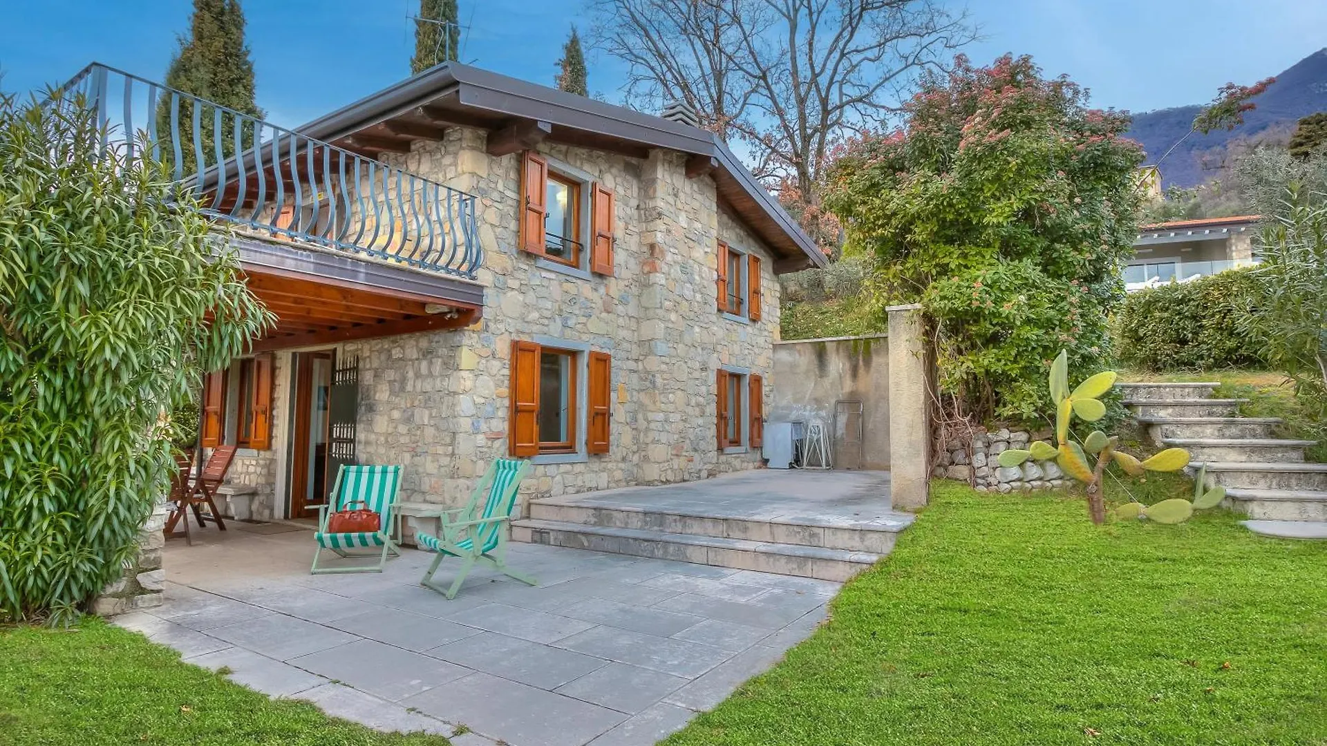 Villa Iris-Lakeview & Shared Pool - Happy Rentals Toscolano Maderno Apartment